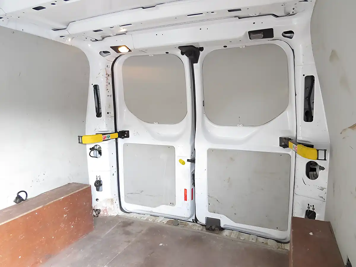 Used 2020 Ford Transit Custom Leader White - Interior and Exterior details 18