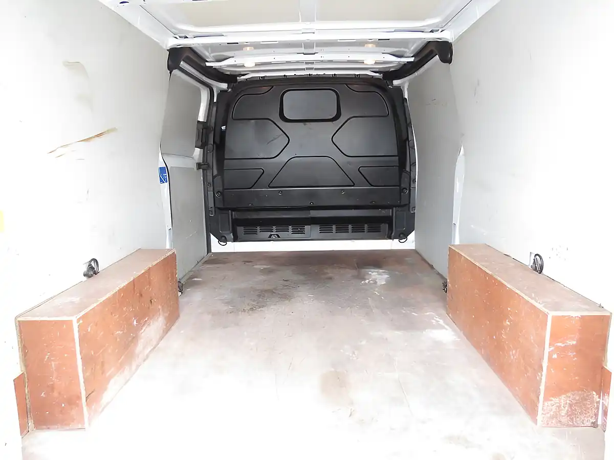 Used 2020 Ford Transit Custom Leader White - Interior and Exterior details 3