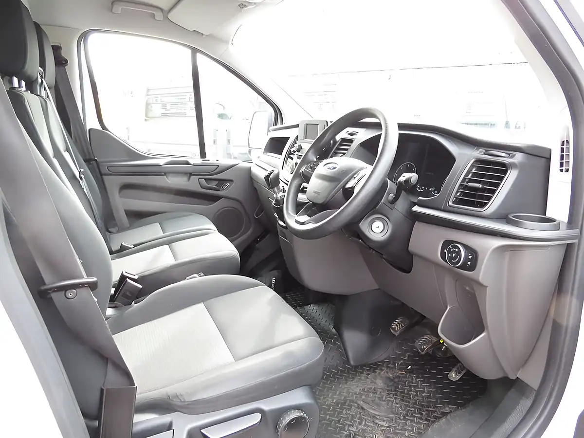 Used 2020 Ford Transit Custom Leader White - Interior and Exterior details 4