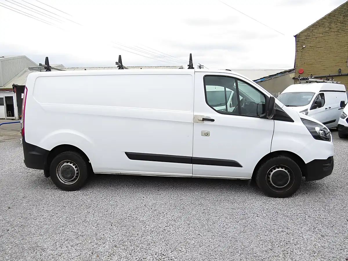 Used 2020 Ford Transit Custom Leader White - Interior and Exterior details 10