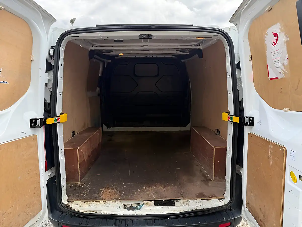 Used 2020 Ford Transit Custom Leader White - Interior and Exterior details 11