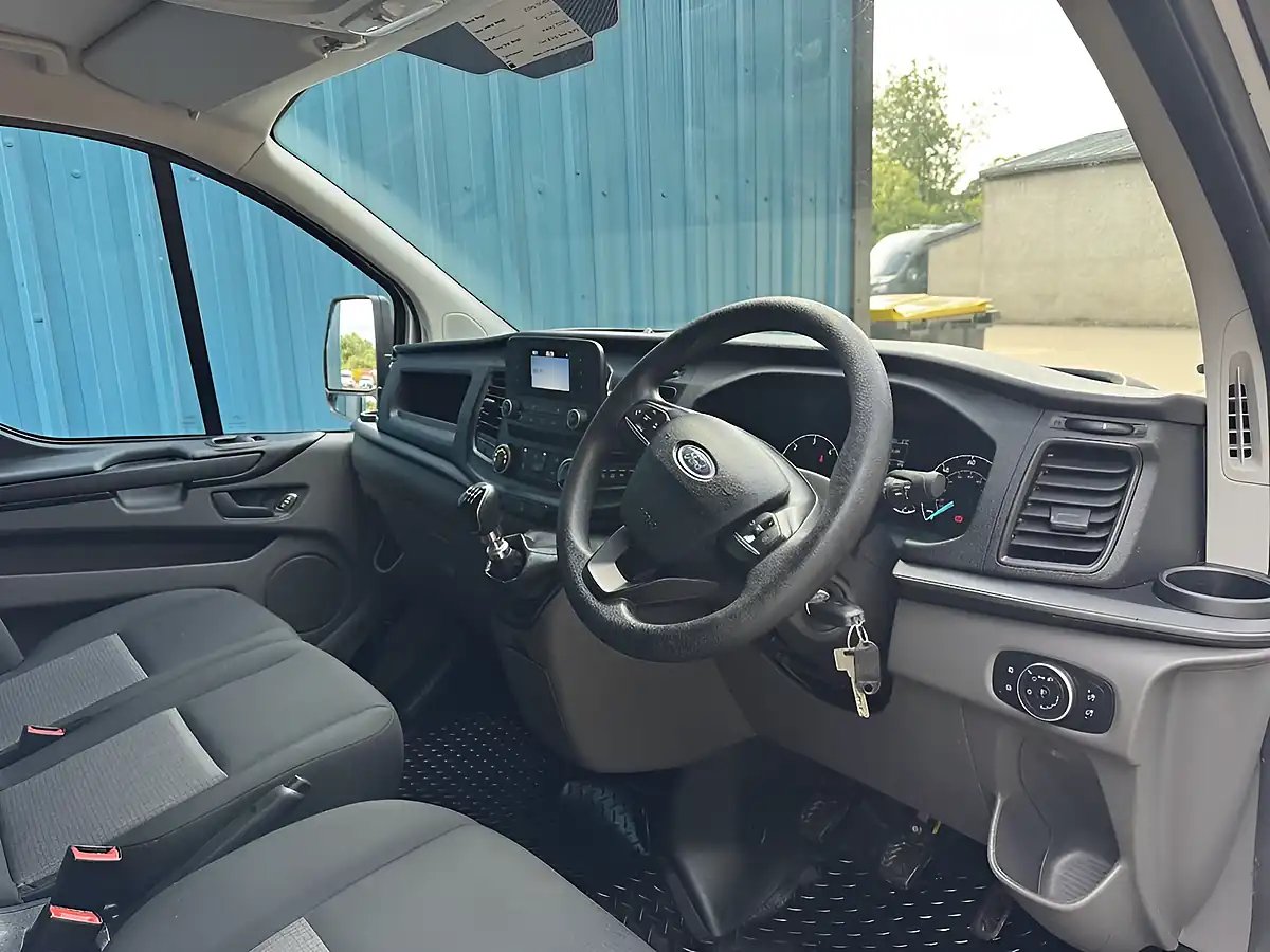 Used 2020 Ford Transit Custom Leader White - Interior and Exterior details 17