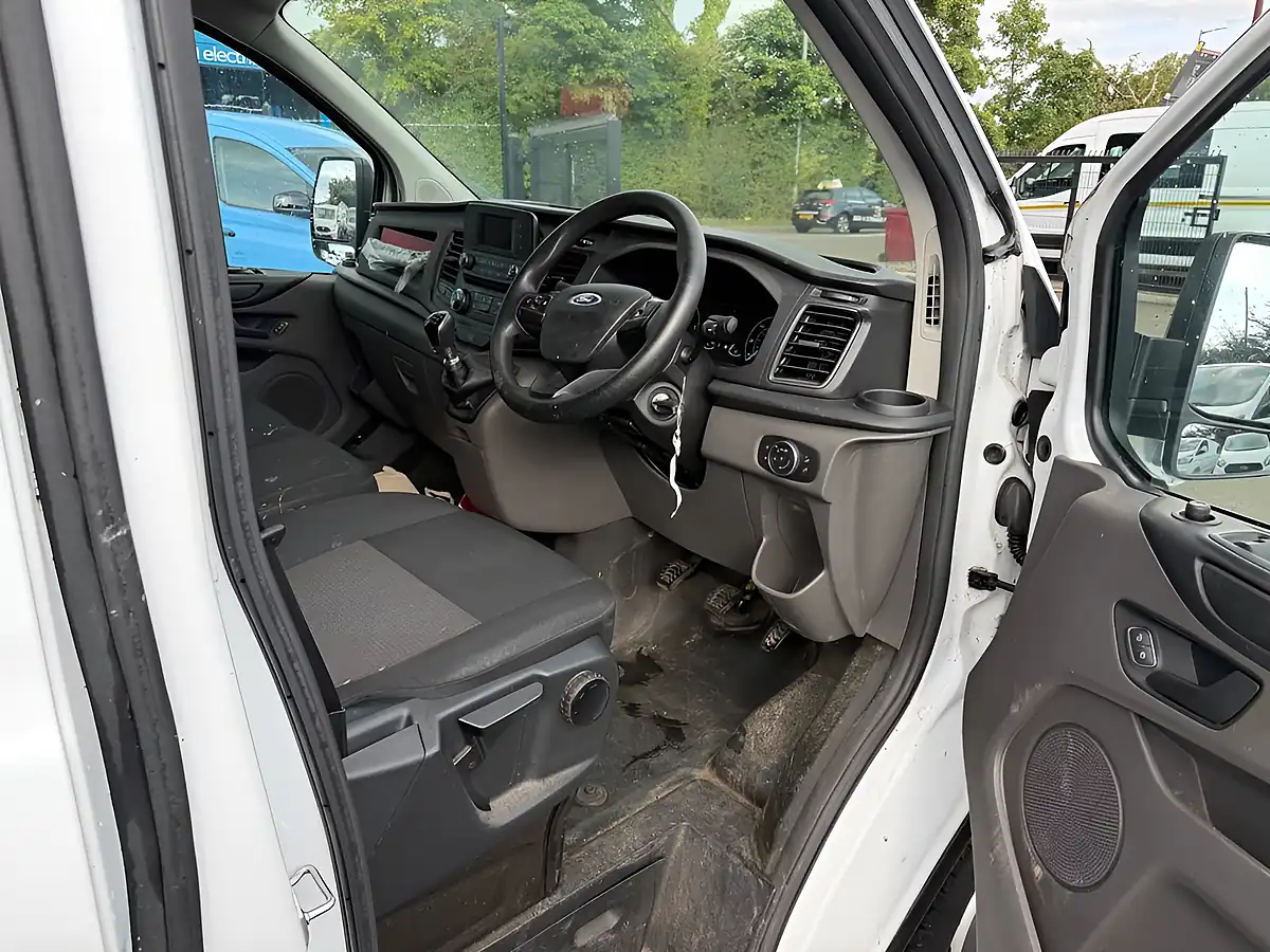 Used 2020 Ford Transit Custom Leader White - Interior and Exterior details 8