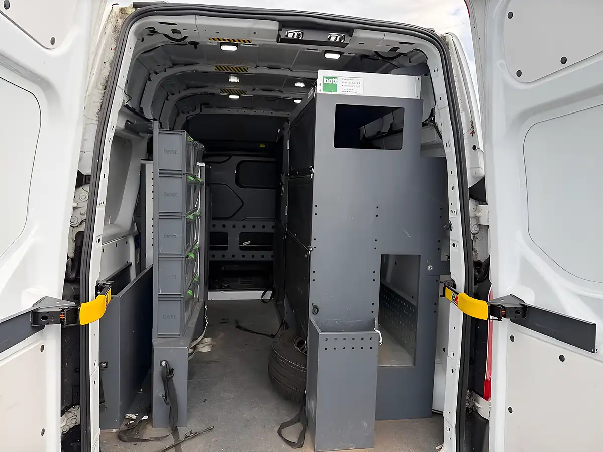 Used 2020 Ford Transit Custom Leader White - Interior and Exterior details 9