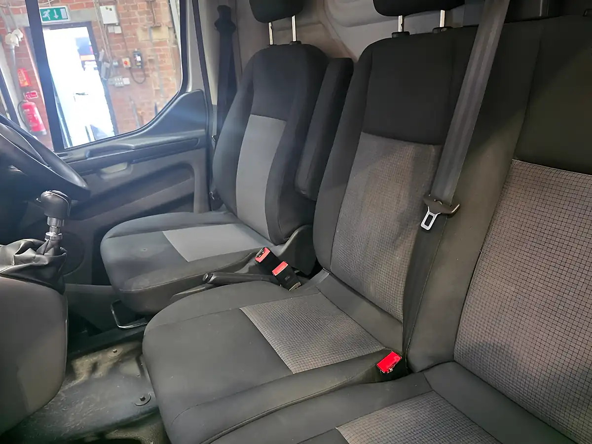 Used 2020 Ford Transit Custom Leader White - Interior and Exterior details 12