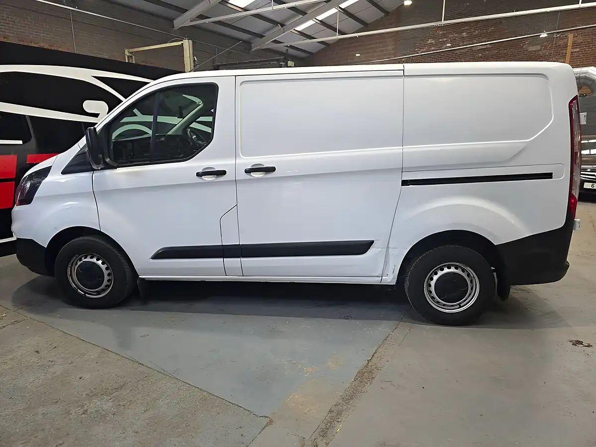 Used 2020 Ford Transit Custom Leader White - Interior and Exterior details 17