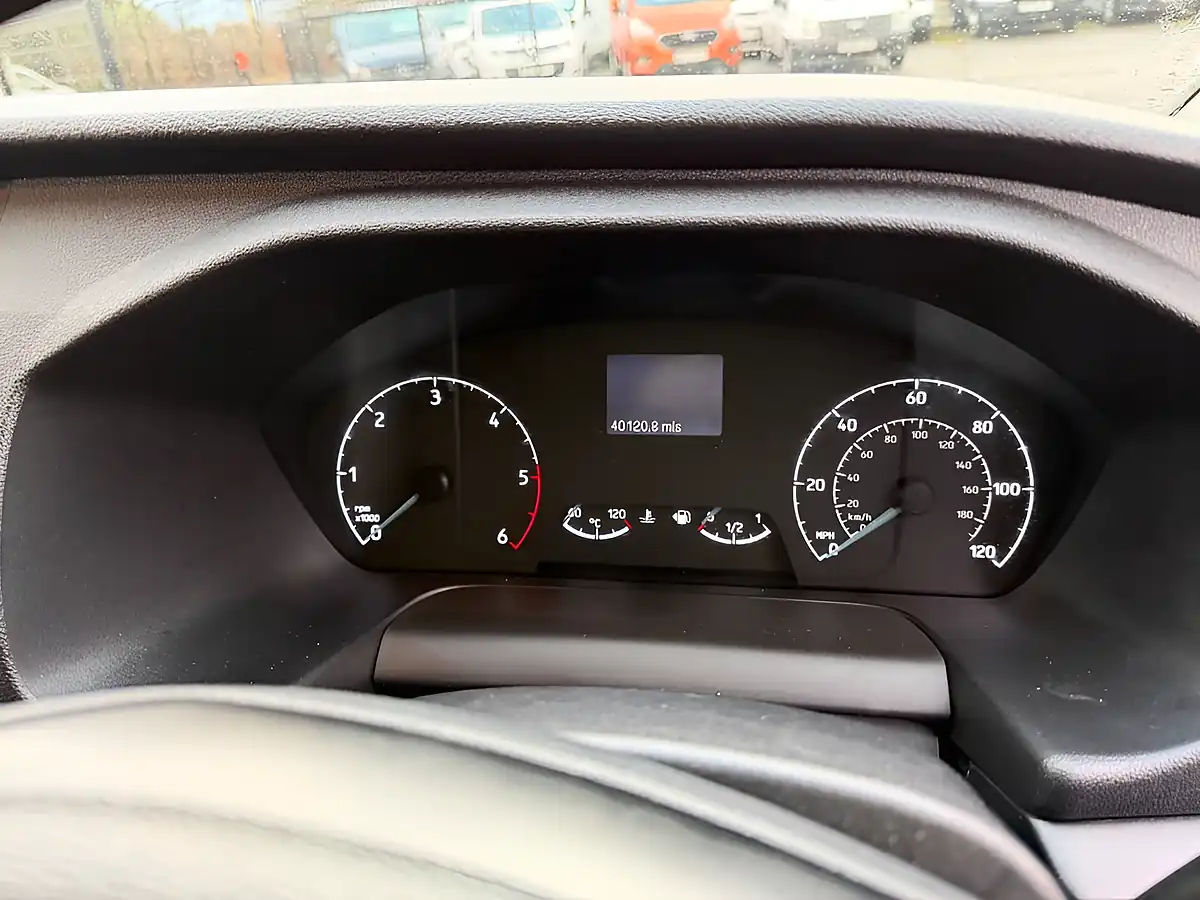 Used 2020 Ford Transit Custom Leader White - Interior and Exterior details 12