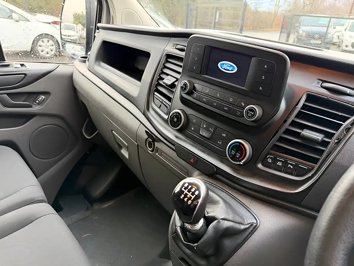 Used 2020 Ford Transit Custom Leader White - Interior and Exterior details 13