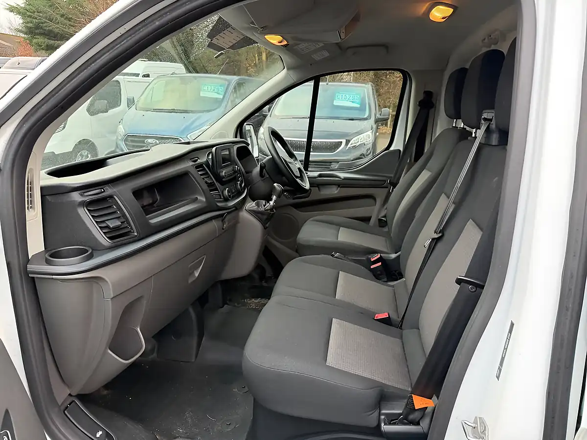 Used 2020 Ford Transit Custom Leader White - Interior and Exterior details 14