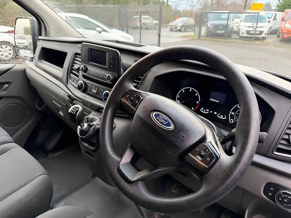 Used 2020 Ford Transit Custom Leader White - Interior and Exterior details 4