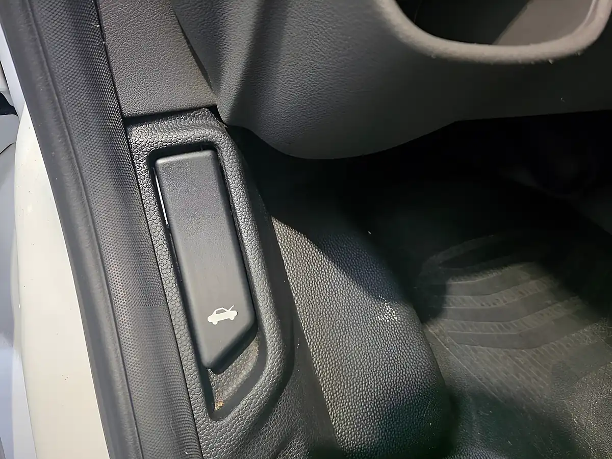 Used 2020 Ford Transit Custom Leader White - Interior and Exterior details 17