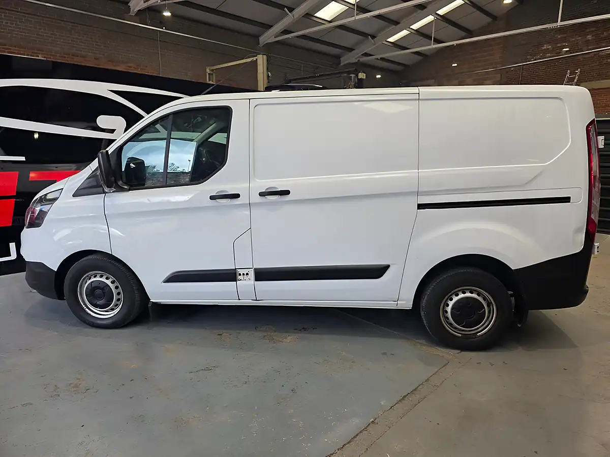 Used 2020 Ford Transit Custom Leader White - Interior and Exterior details 20