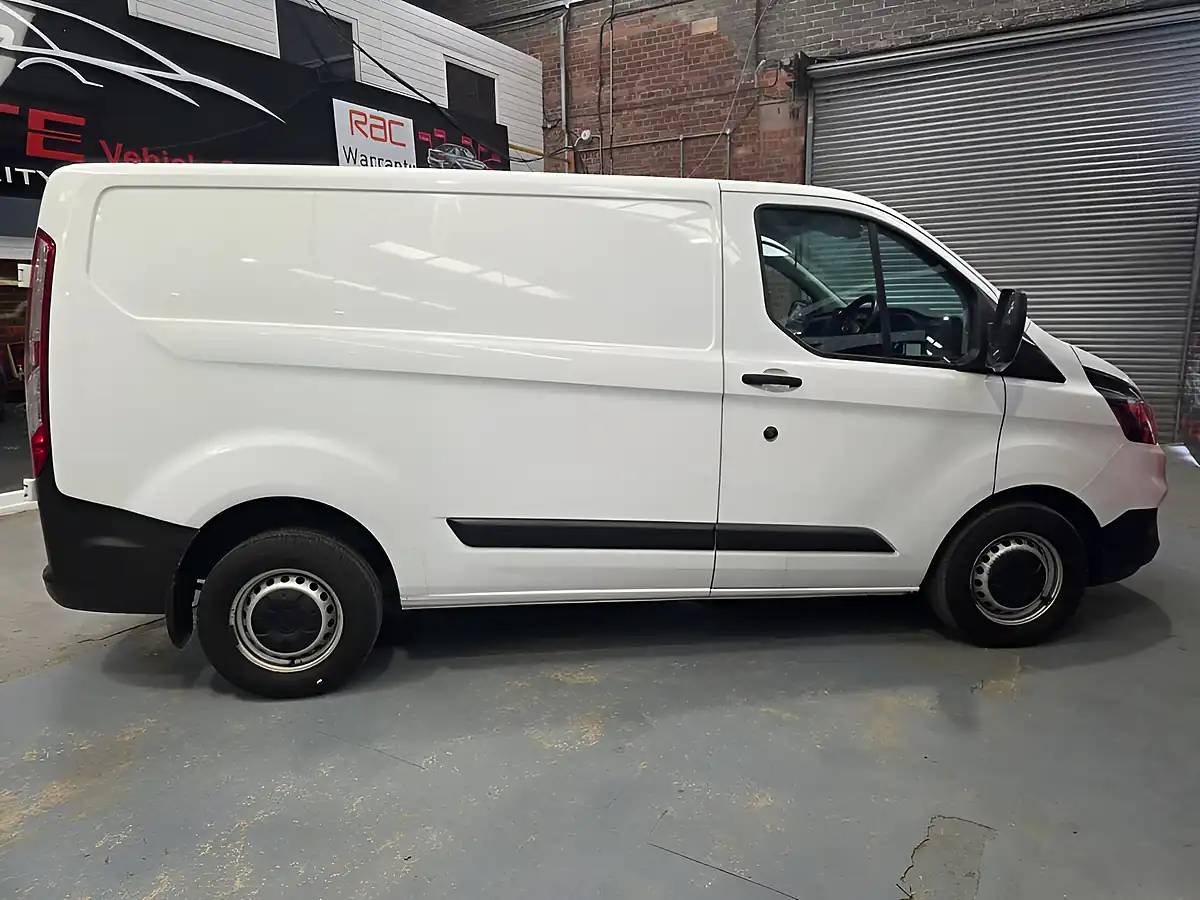 Used 2020 Ford Transit Custom Leader White - Interior and Exterior details 4