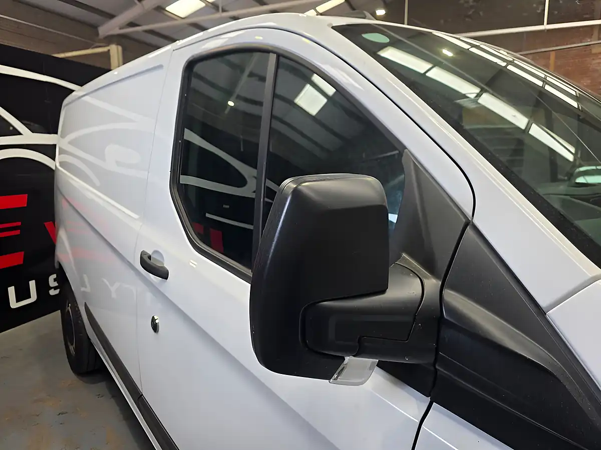 Used 2020 Ford Transit Custom Leader White - Interior and Exterior details 9