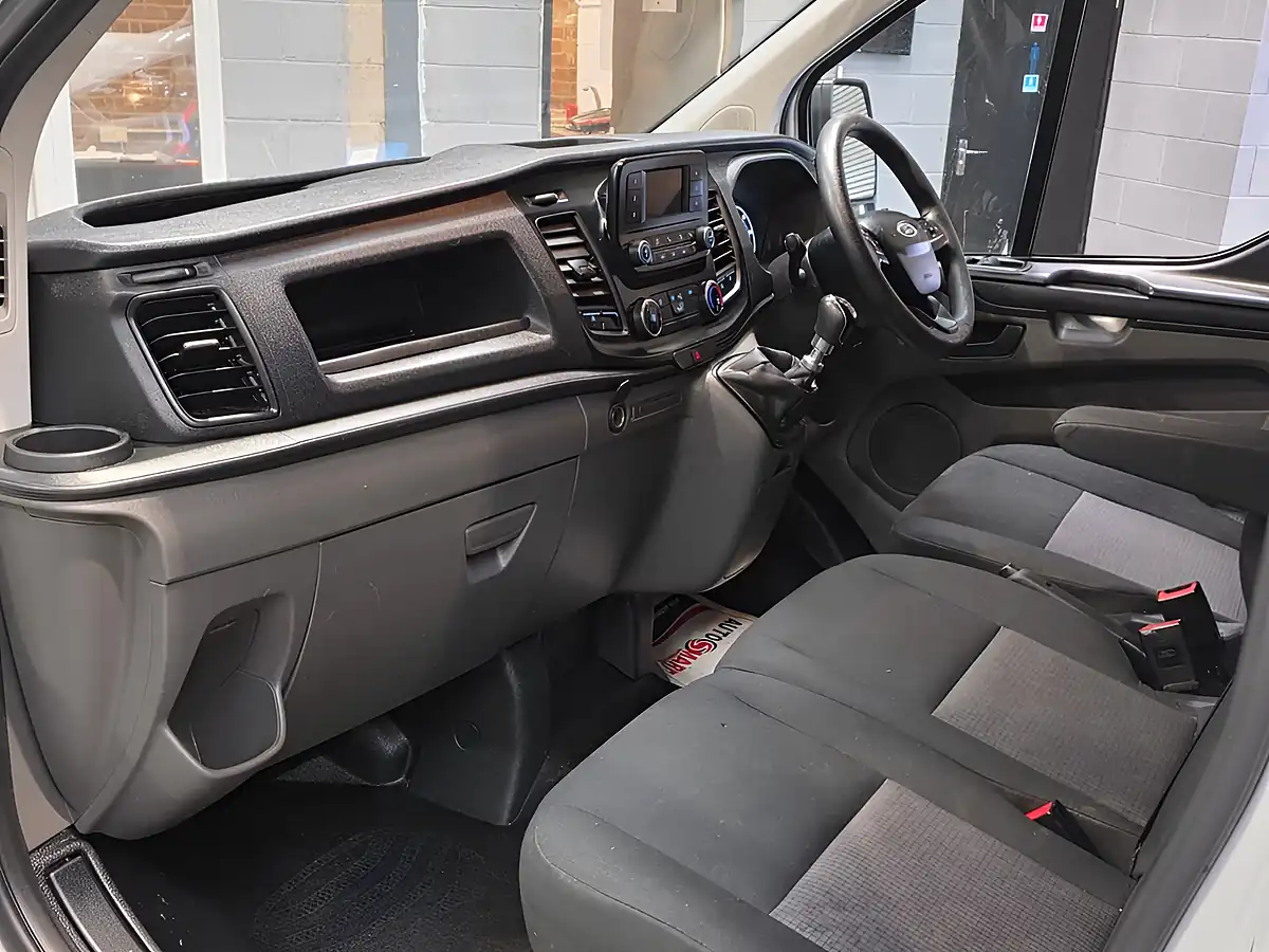 Used 2020 Ford Transit Custom Leader White - Interior and Exterior details 17