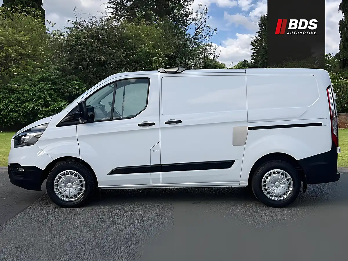 Used 2020 Ford Transit Custom Leader White - Interior and Exterior details 4