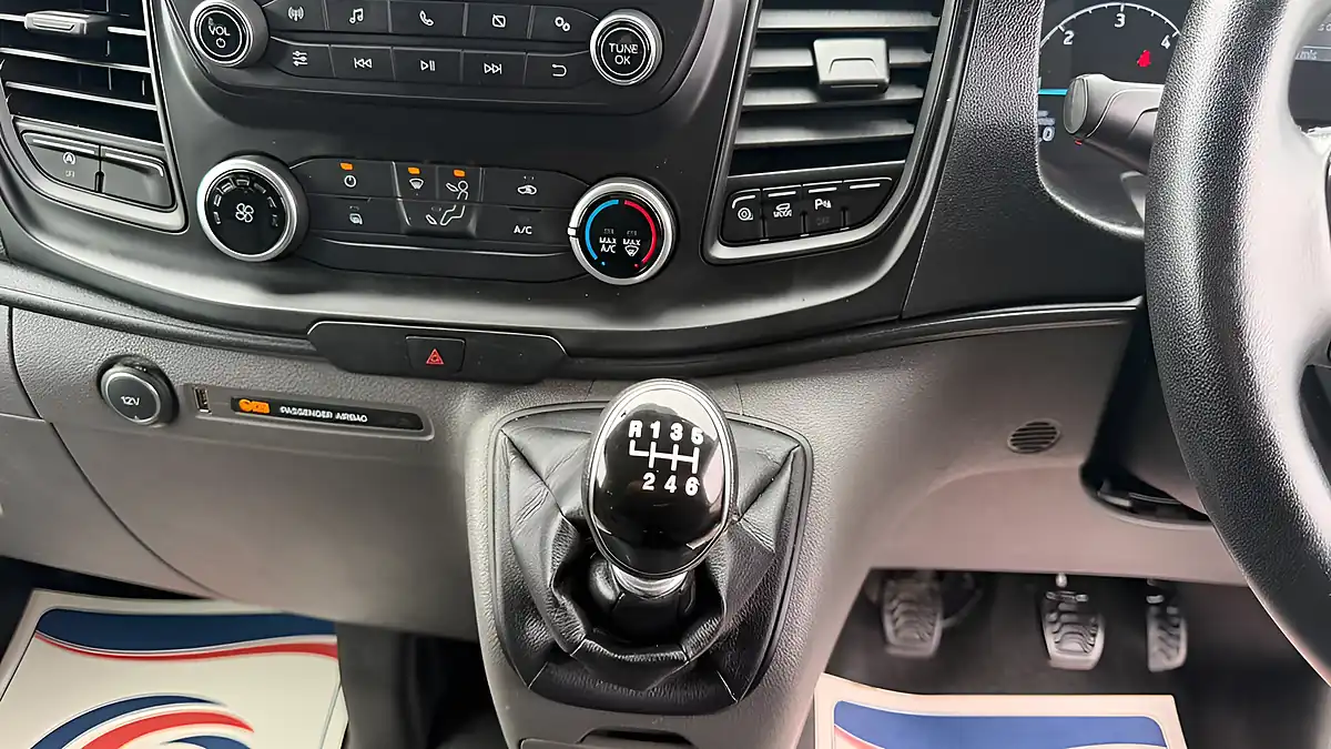 Used 2020 Ford Transit Custom Leader White - Interior and Exterior details 16