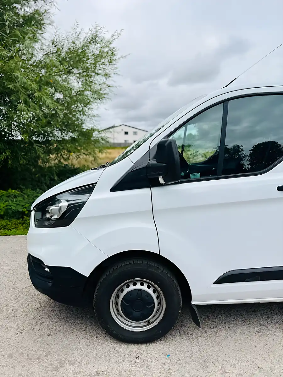 Used 2020 Ford Transit Custom Leader White - Interior and Exterior details 10