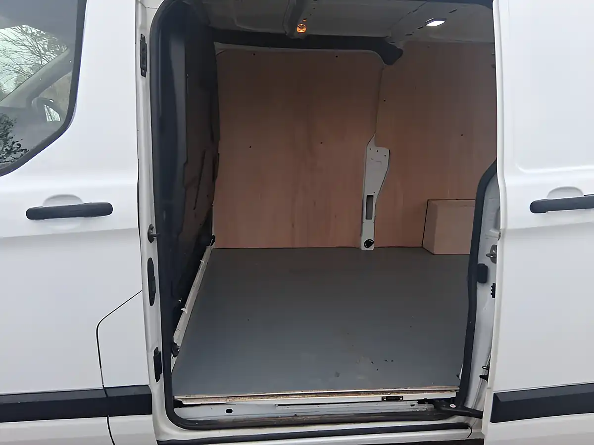 Used 2020 Ford Transit Custom Leader White - Interior and Exterior details 10