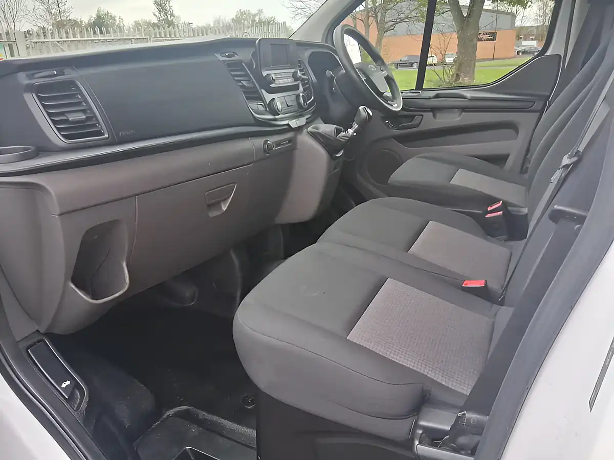 Used 2020 Ford Transit Custom Leader White - Interior and Exterior details 11