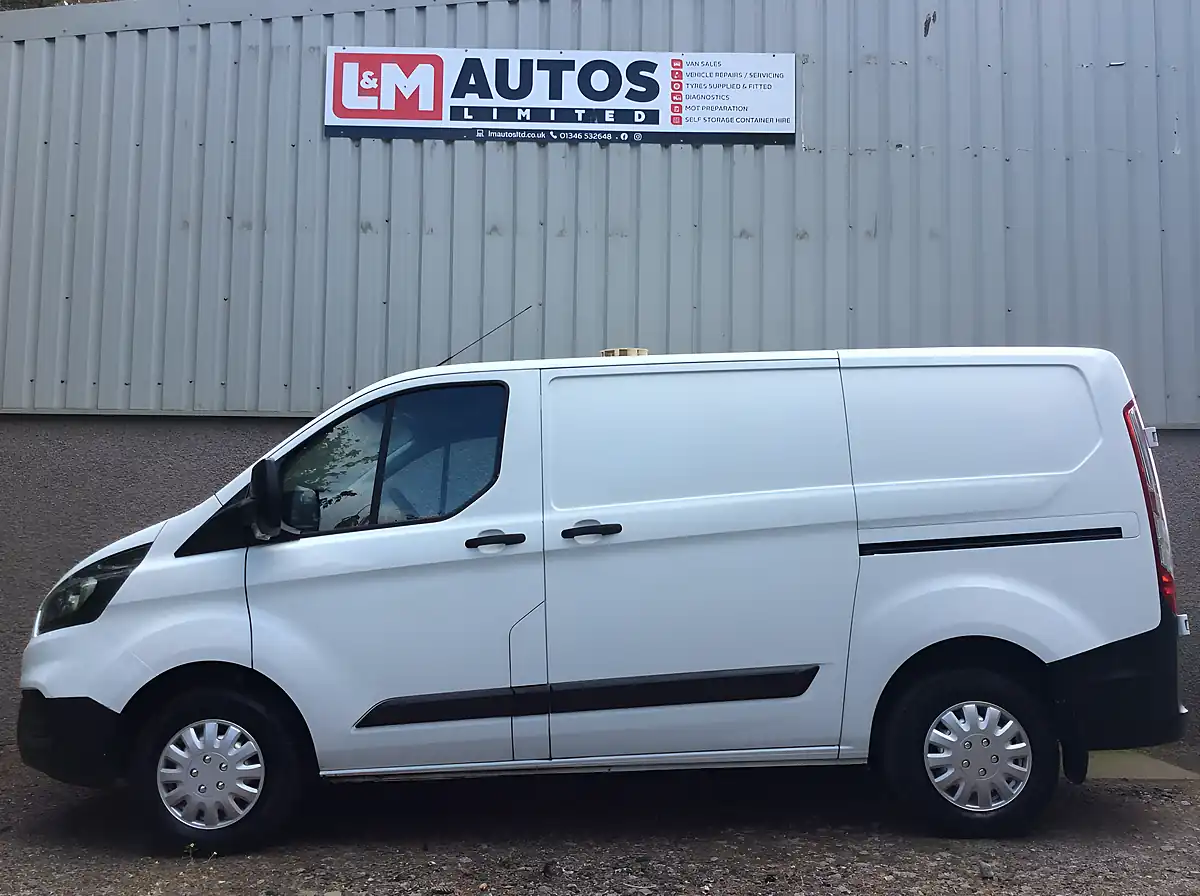 Used 2020 Ford Transit Custom Leader White - Interior and Exterior details 4