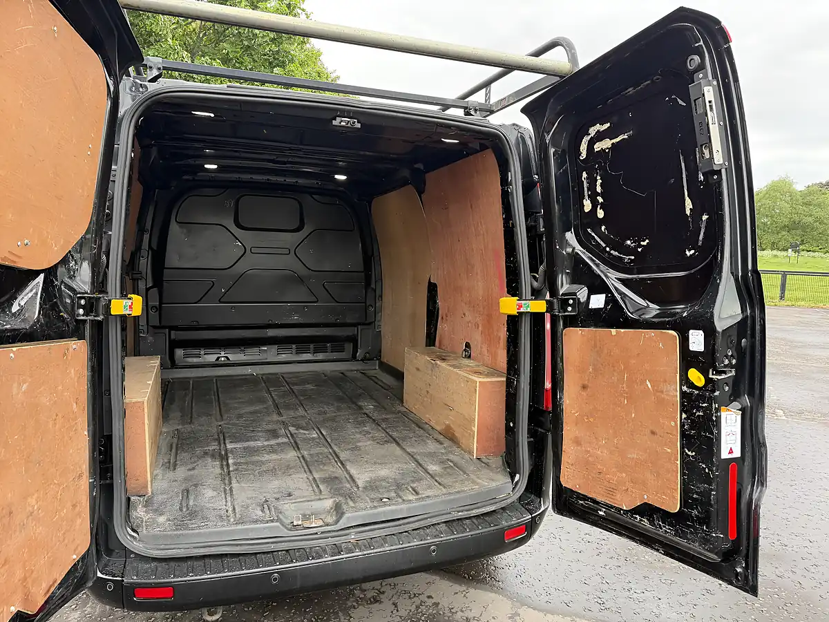 Used 2020 Ford Transit Custom Limited Black - Interior and Exterior details 12