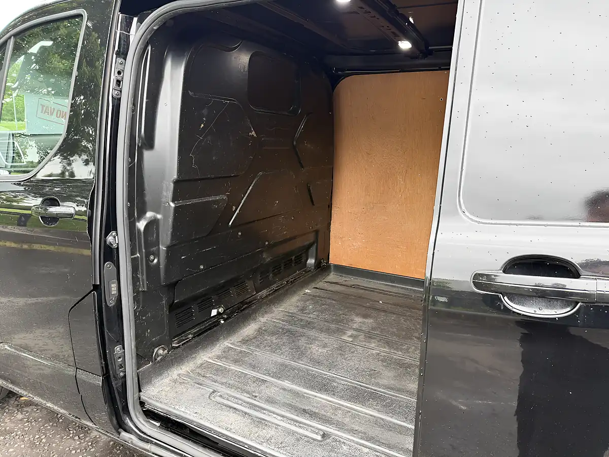 Used 2020 Ford Transit Custom Limited Black - Interior and Exterior details 16