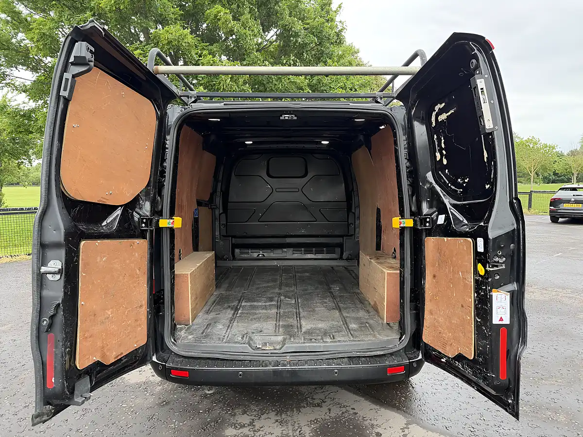 Used 2020 Ford Transit Custom Limited Black - Interior and Exterior details 8