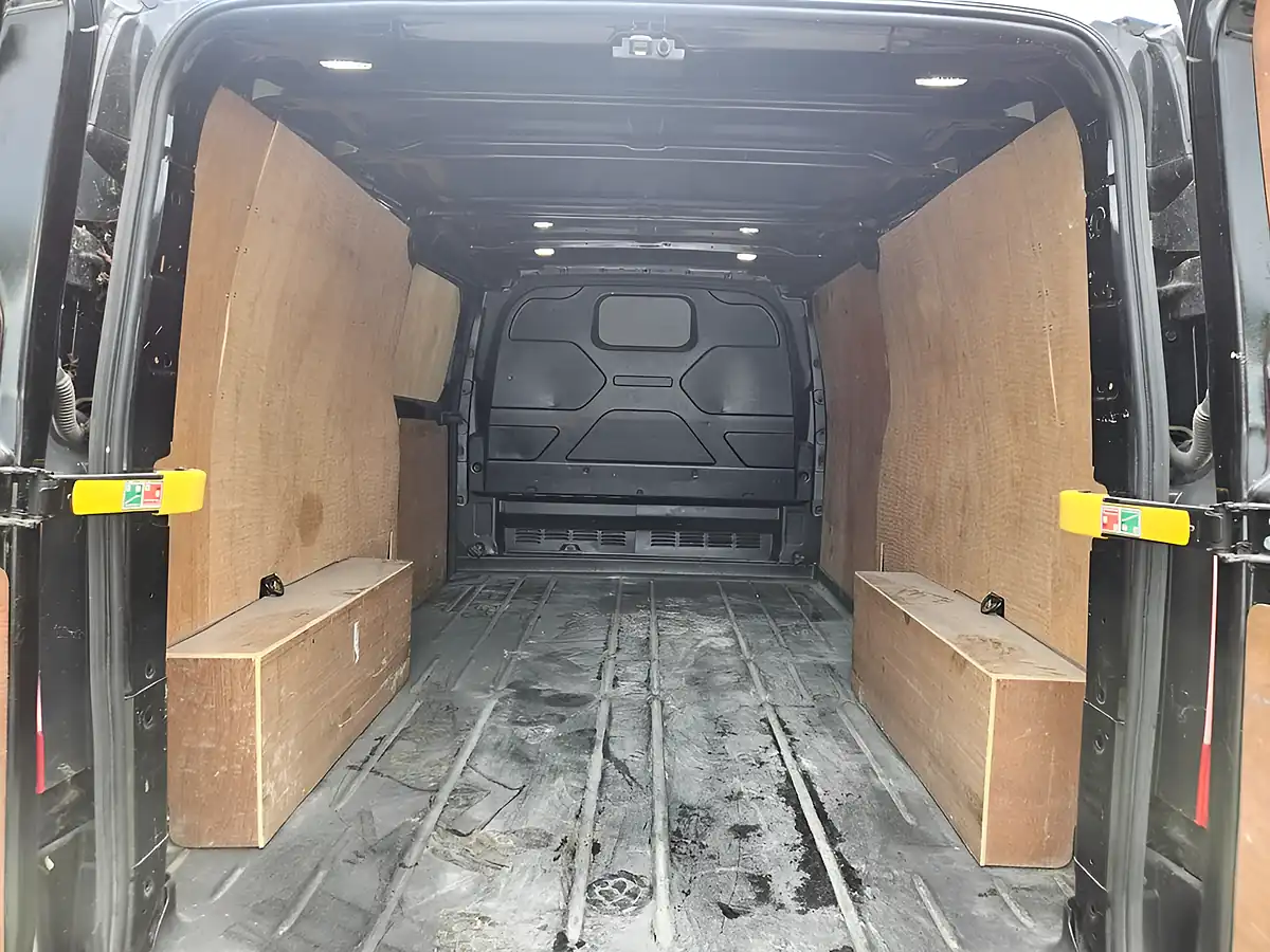 Used 2020 Ford Transit Custom Limited Black - Interior and Exterior details 10