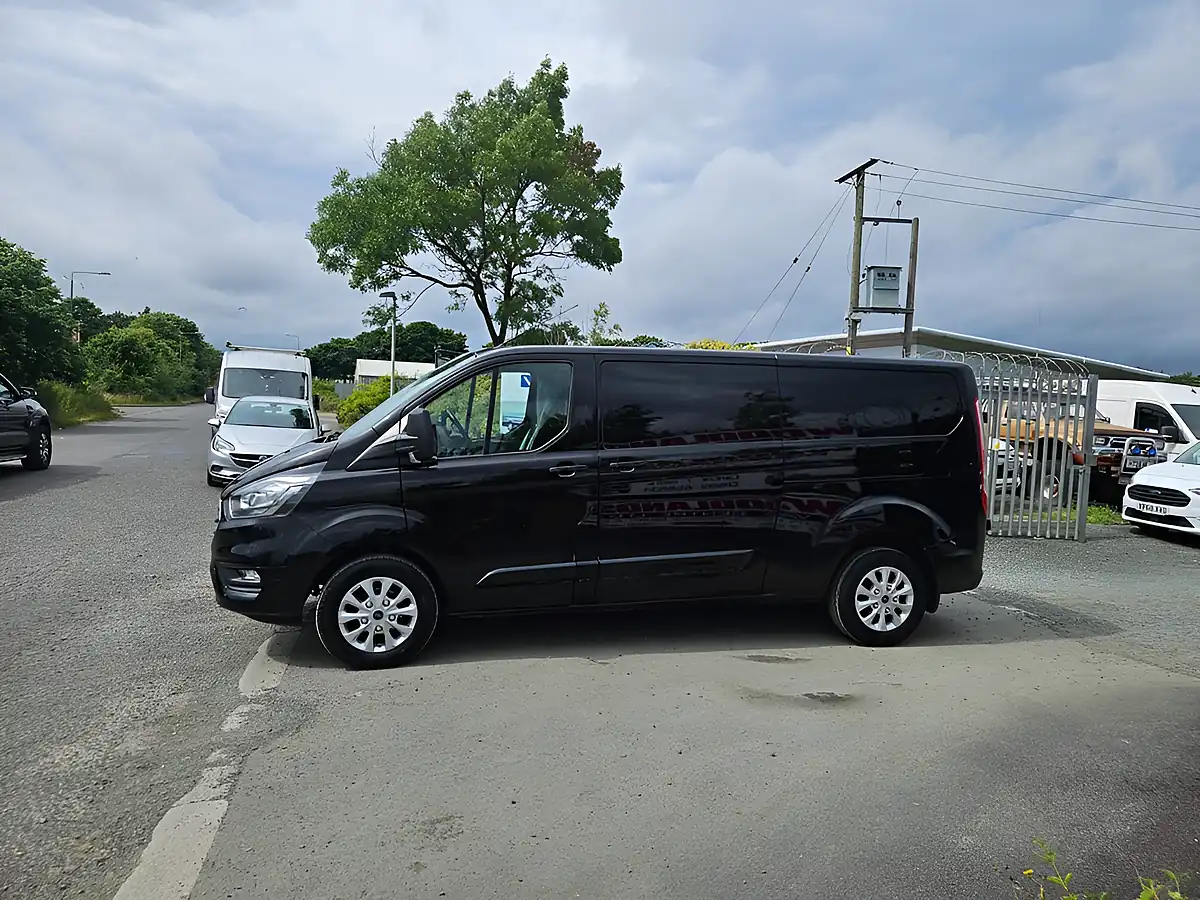 Used 2020 Ford Transit Custom Limited Black - Interior and Exterior details 5