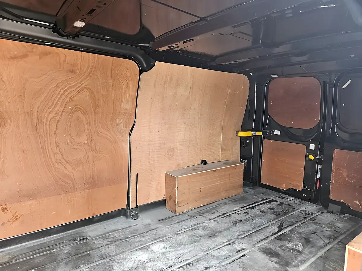 Used 2020 Ford Transit Custom Limited Black - Interior and Exterior details 9
