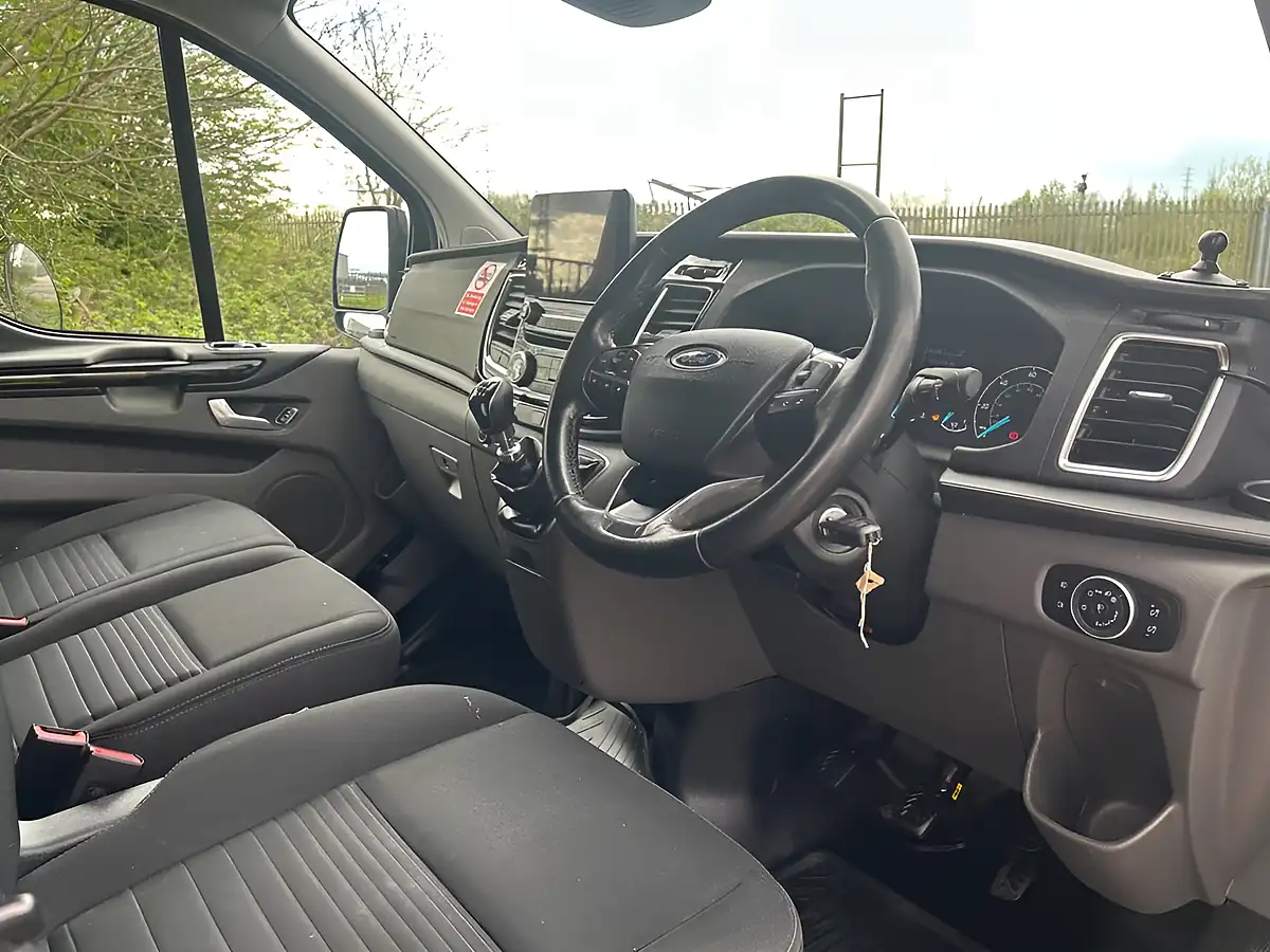Used 2020 Ford Transit Custom Limited Black - Interior and Exterior details 11