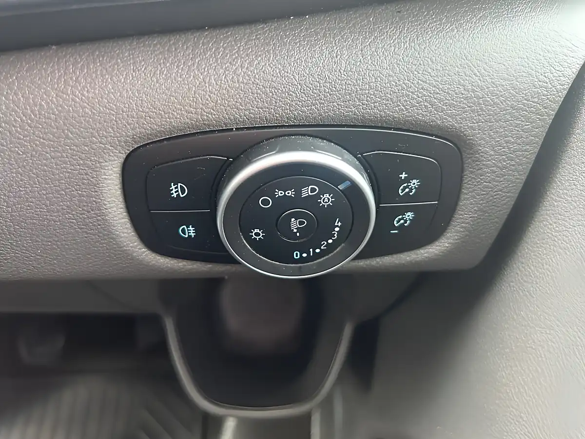 Used 2020 Ford Transit Custom Limited Black - Interior and Exterior details 15