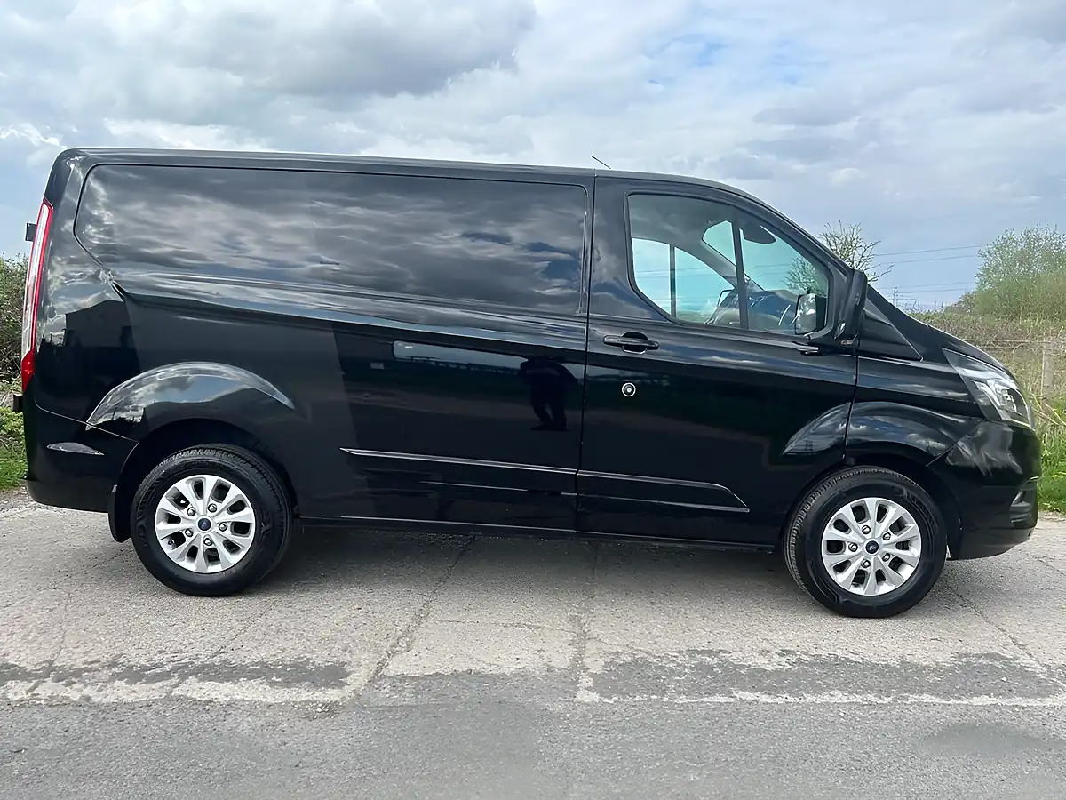Used 2020 Ford Transit Custom Limited Black - Interior and Exterior details 2