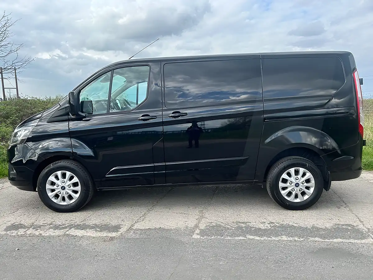 Used 2020 Ford Transit Custom Limited Black - Interior and Exterior details 5