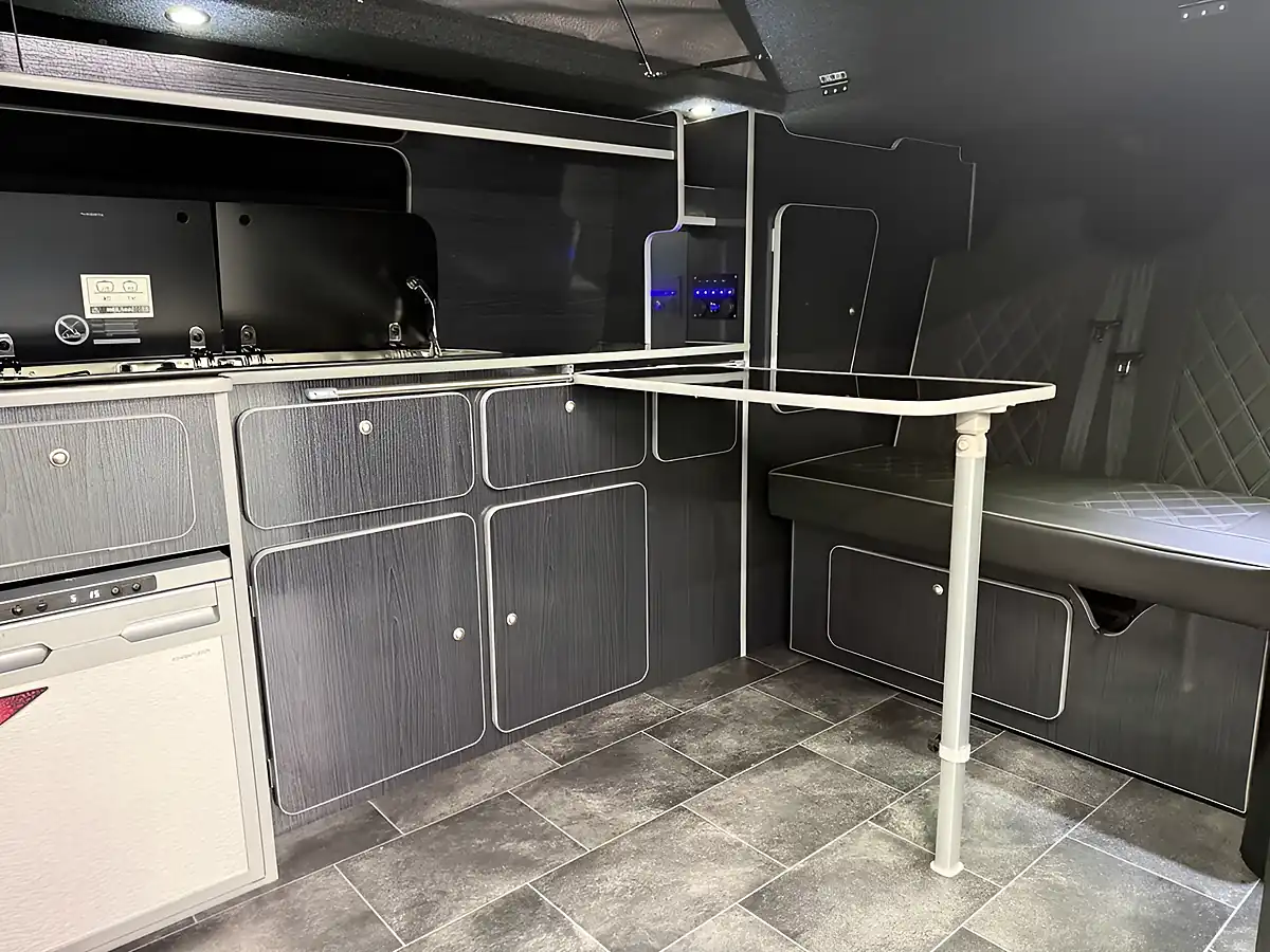 Used 2020 Ford Transit Custom Limited Black - Interior and Exterior details 3