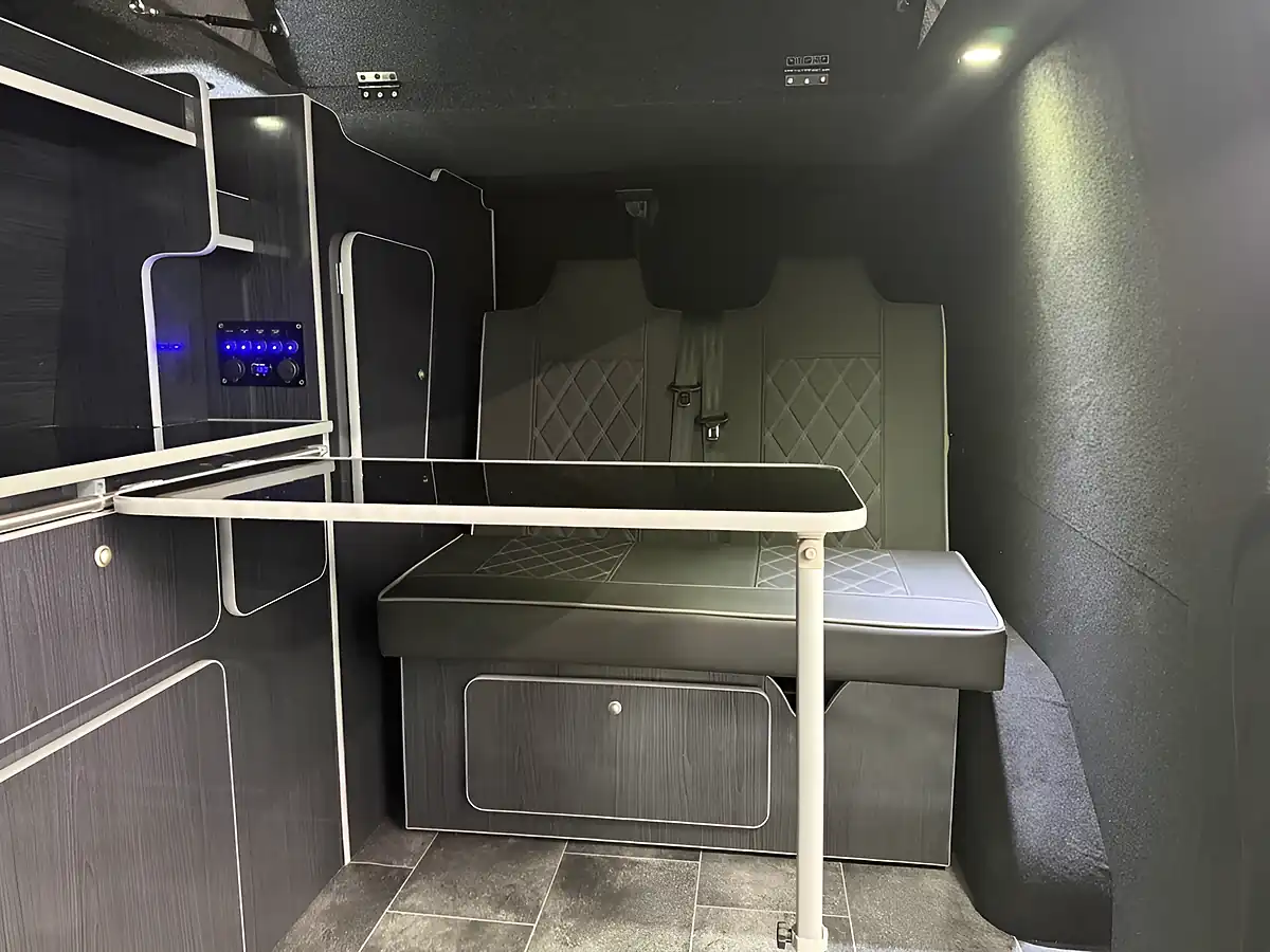 Used 2020 Ford Transit Custom Limited Black - Interior and Exterior details 7
