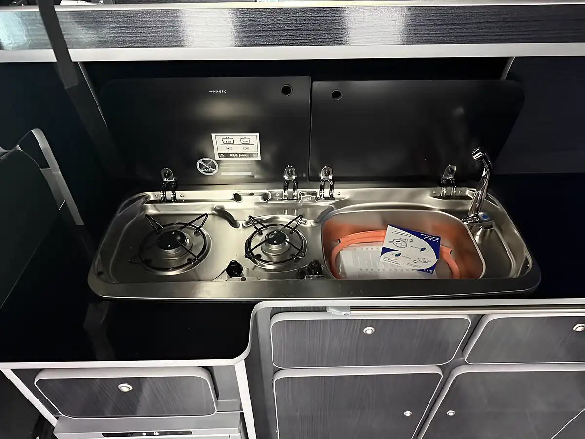 Used 2020 Ford Transit Custom Limited Black - Interior and Exterior details 8