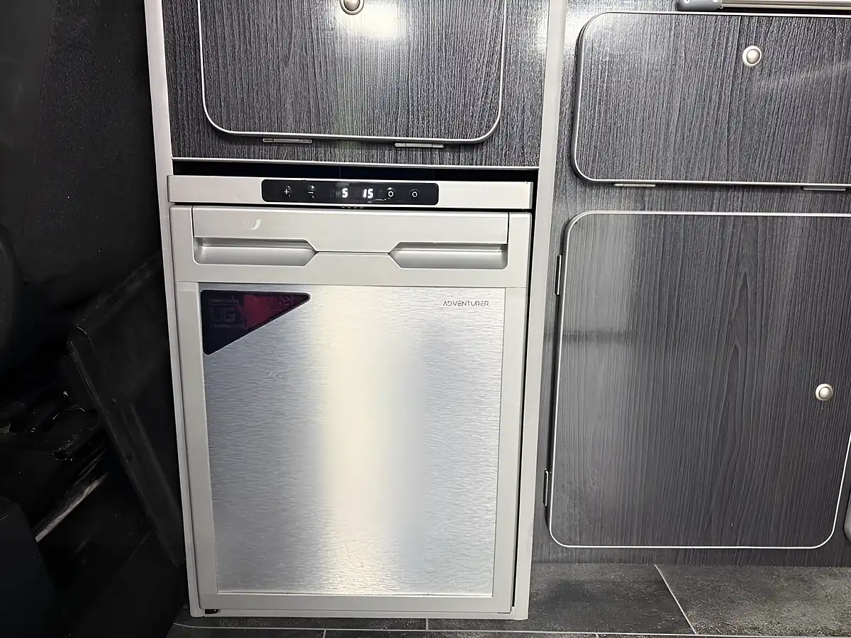 Used 2020 Ford Transit Custom Limited Black - Interior and Exterior details 9