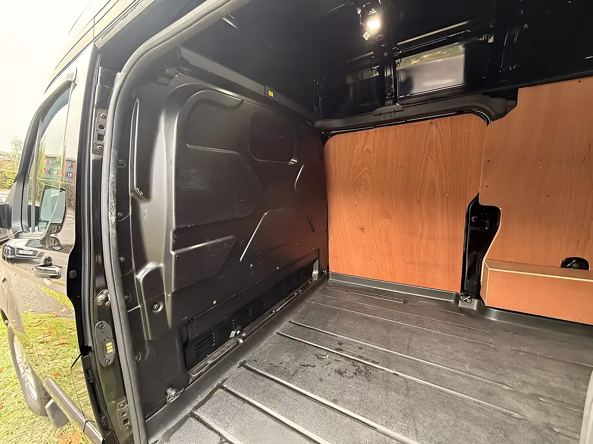 Used 2020 Ford Transit Custom Limited Black - Interior and Exterior details 11