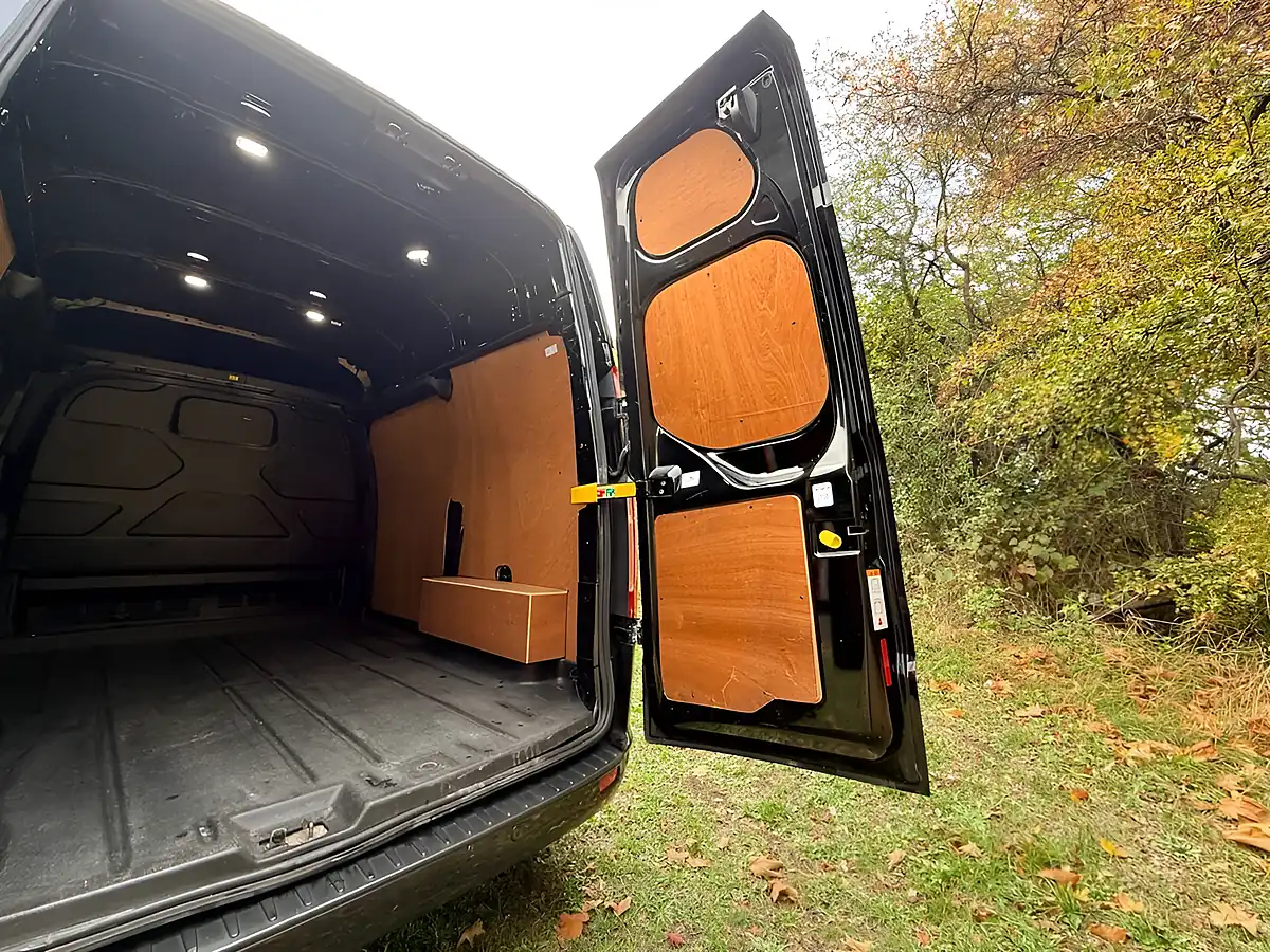 Used 2020 Ford Transit Custom Limited Black - Interior and Exterior details 12