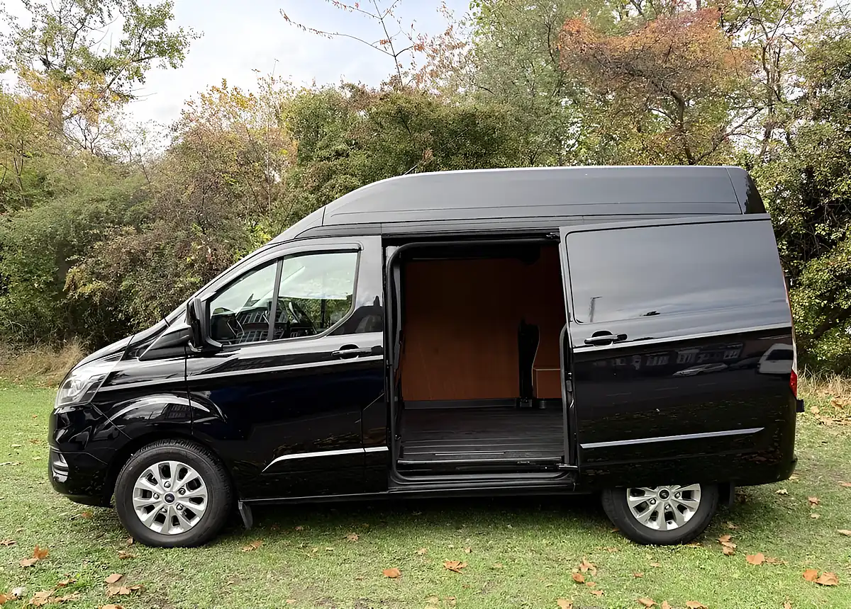 Used 2020 Ford Transit Custom Limited Black - Interior and Exterior details 7