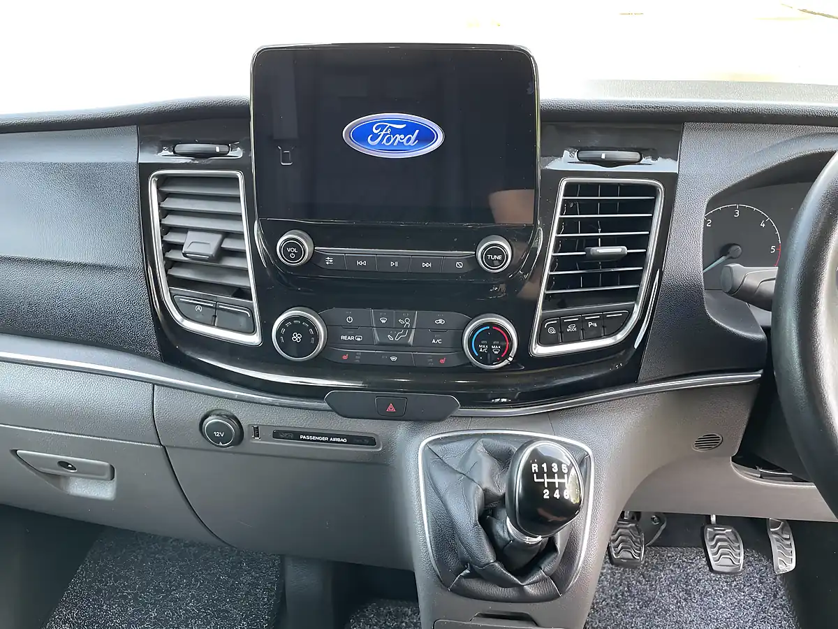 Used 2020 Ford Transit Custom Limited Blue - Interior and Exterior details 10