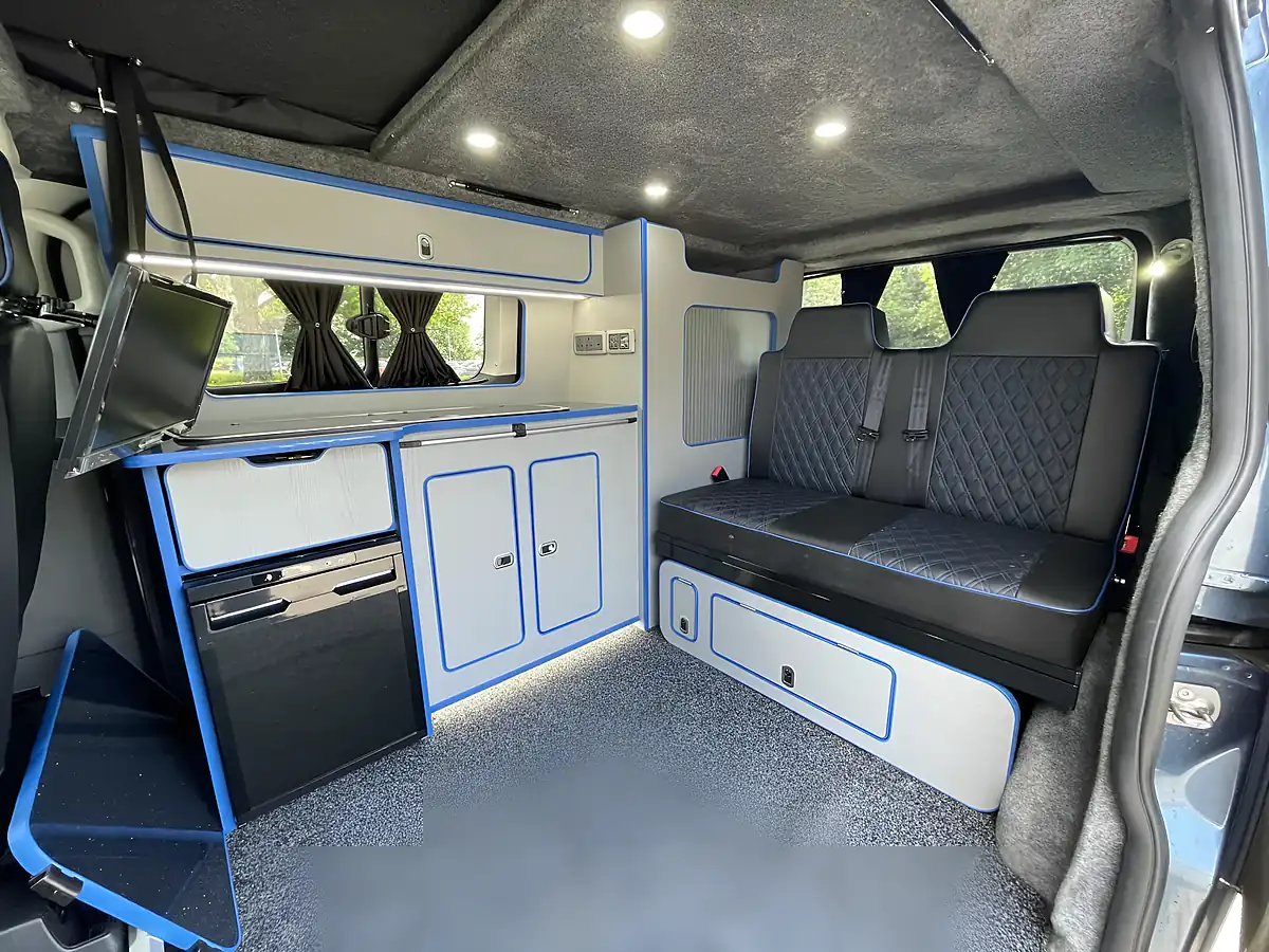 Used 2020 Ford Transit Custom Limited Blue - Interior and Exterior details 14