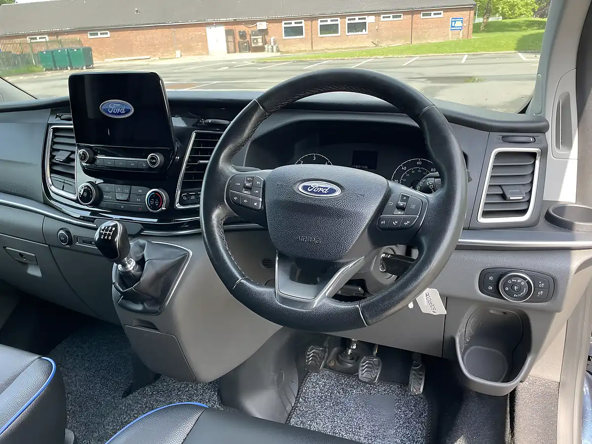 Used 2020 Ford Transit Custom Limited Blue - Interior and Exterior details 9
