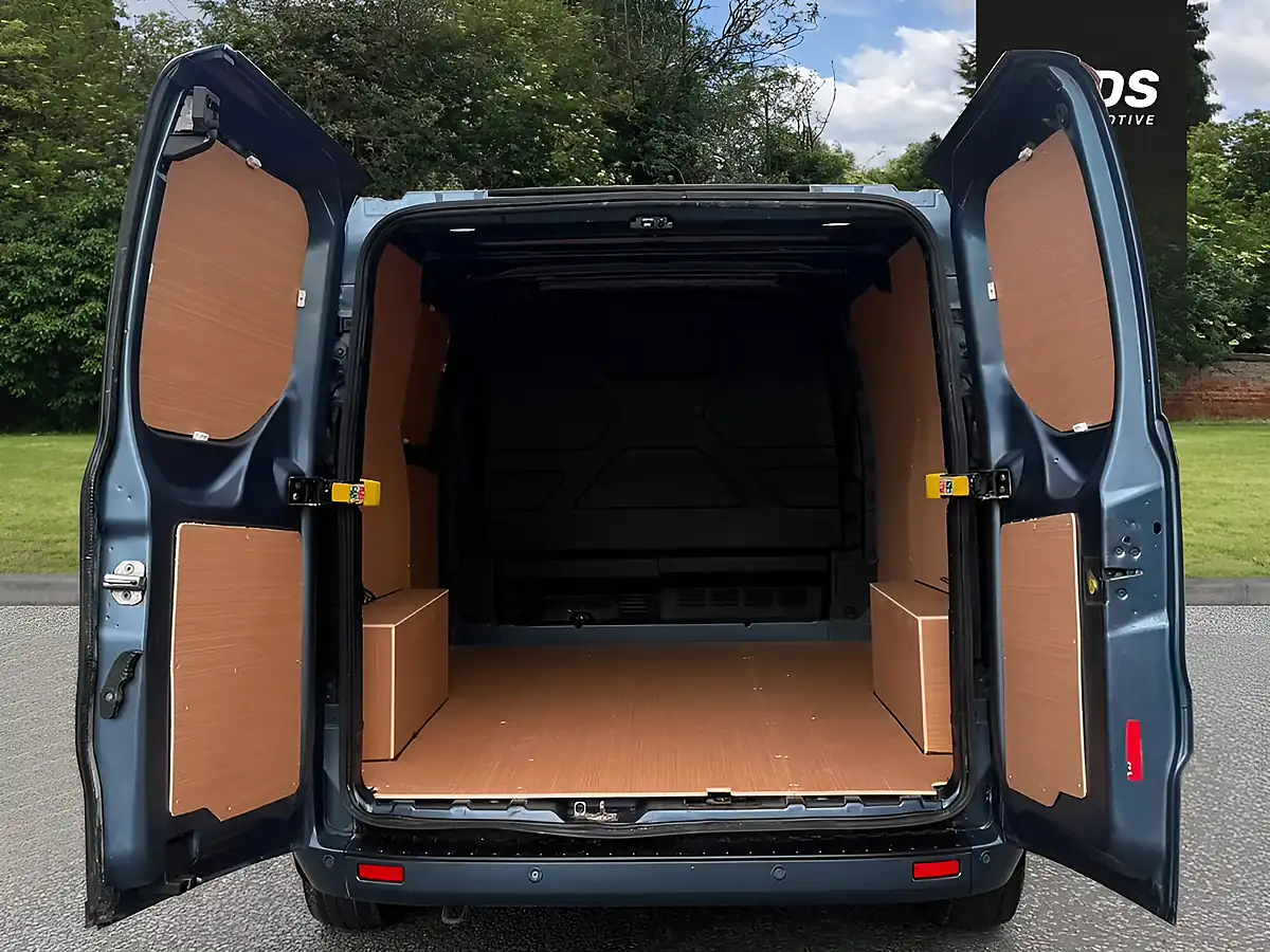 Used 2020 Ford Transit Custom Limited Blue - Interior and Exterior details 11