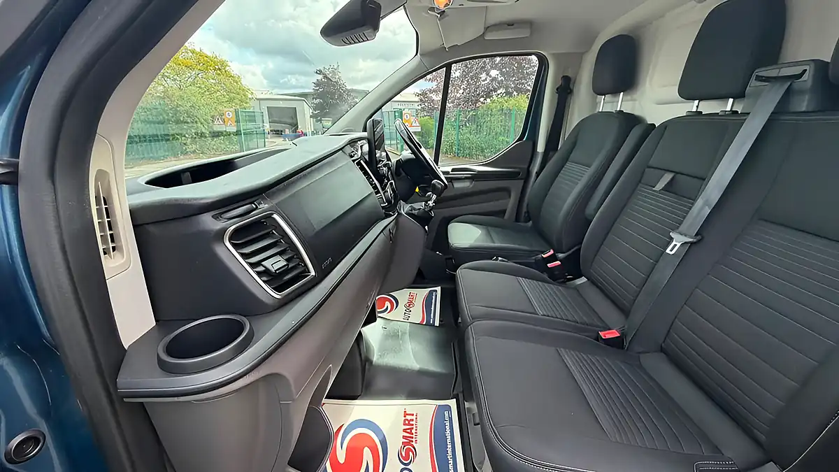Used 2020 Ford Transit Custom Limited Blue - Interior and Exterior details 18