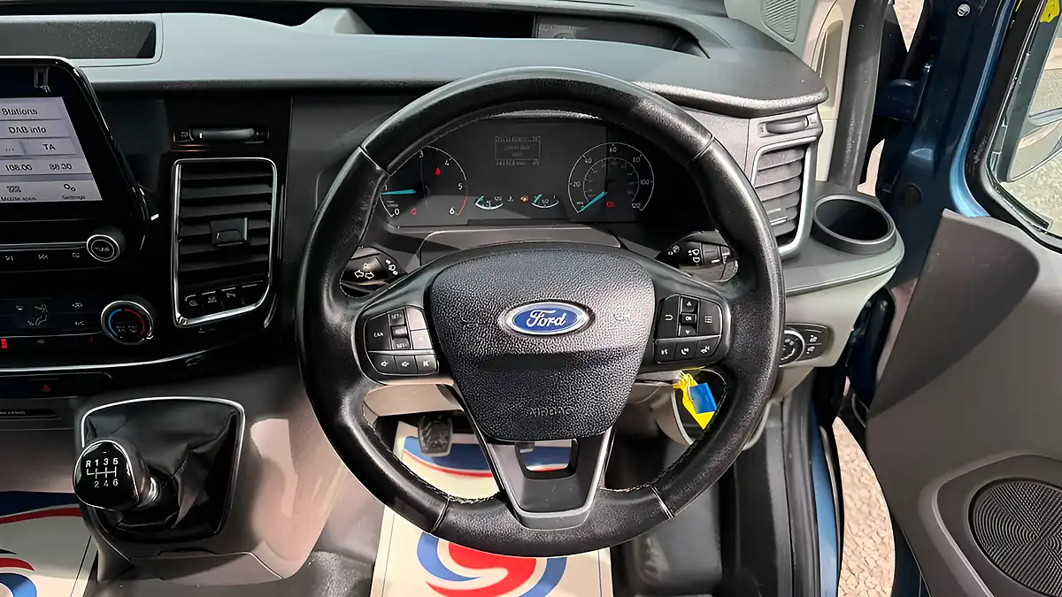 Used 2020 Ford Transit Custom Limited Blue - Interior and Exterior details 19