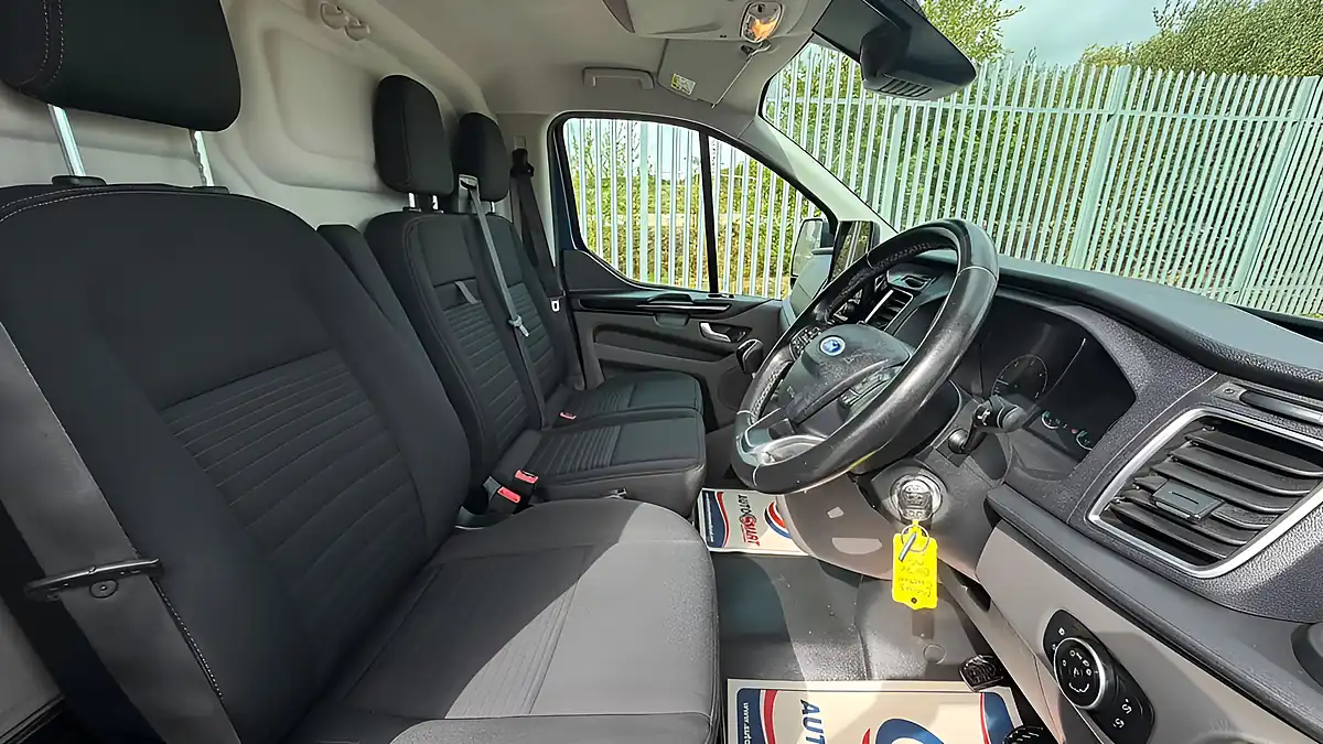 Used 2020 Ford Transit Custom Limited Blue - Interior and Exterior details 20