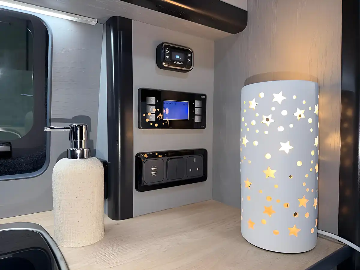Used 2020 Ford Transit Custom Limited Edition Black - Interior and Exterior details 6